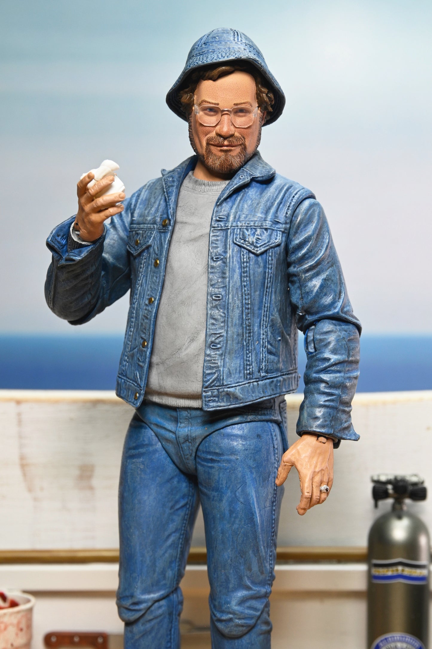 JAWS MATT HOOPER (AMITY ARRIVAL) ULTIMATE 7 INCH SCALE ACTION FIGURE 50TH ANNIVERSARY