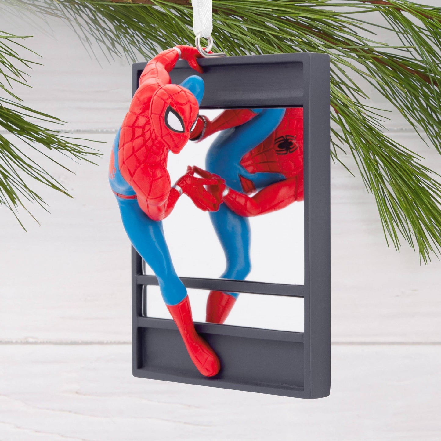 Collectable Marvel - Spider-Man & Window Ornament