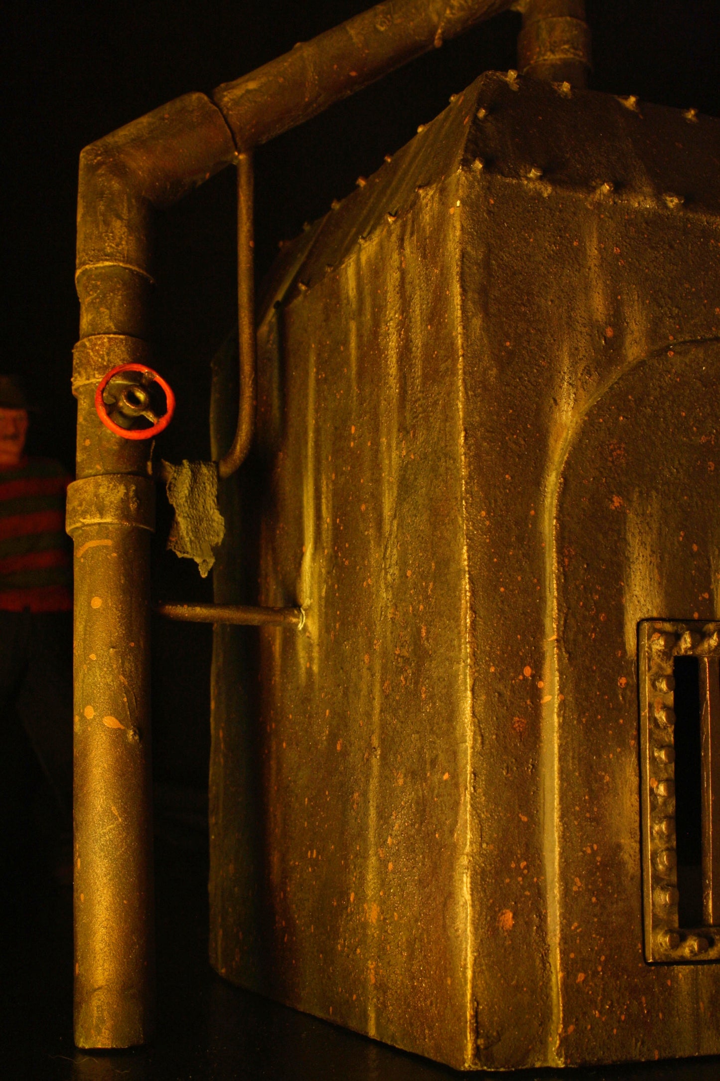 NIGHTMARE ON ELM STREET FREDDY'S FURNACE 7 INCH SCALE DIORAMA - FREDDY KRUEGER