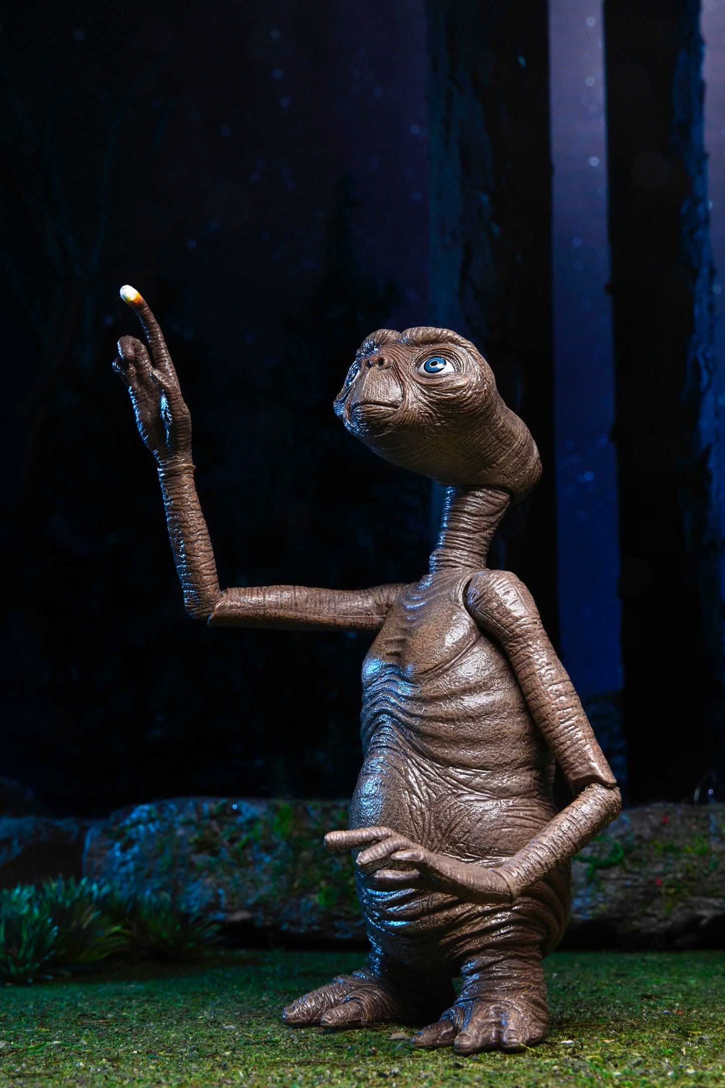 E.T. 40TH ANNIVERSARY CLASSIC E.T. ULTIMATE 7 INCH SCALE ACTION FIGURE
