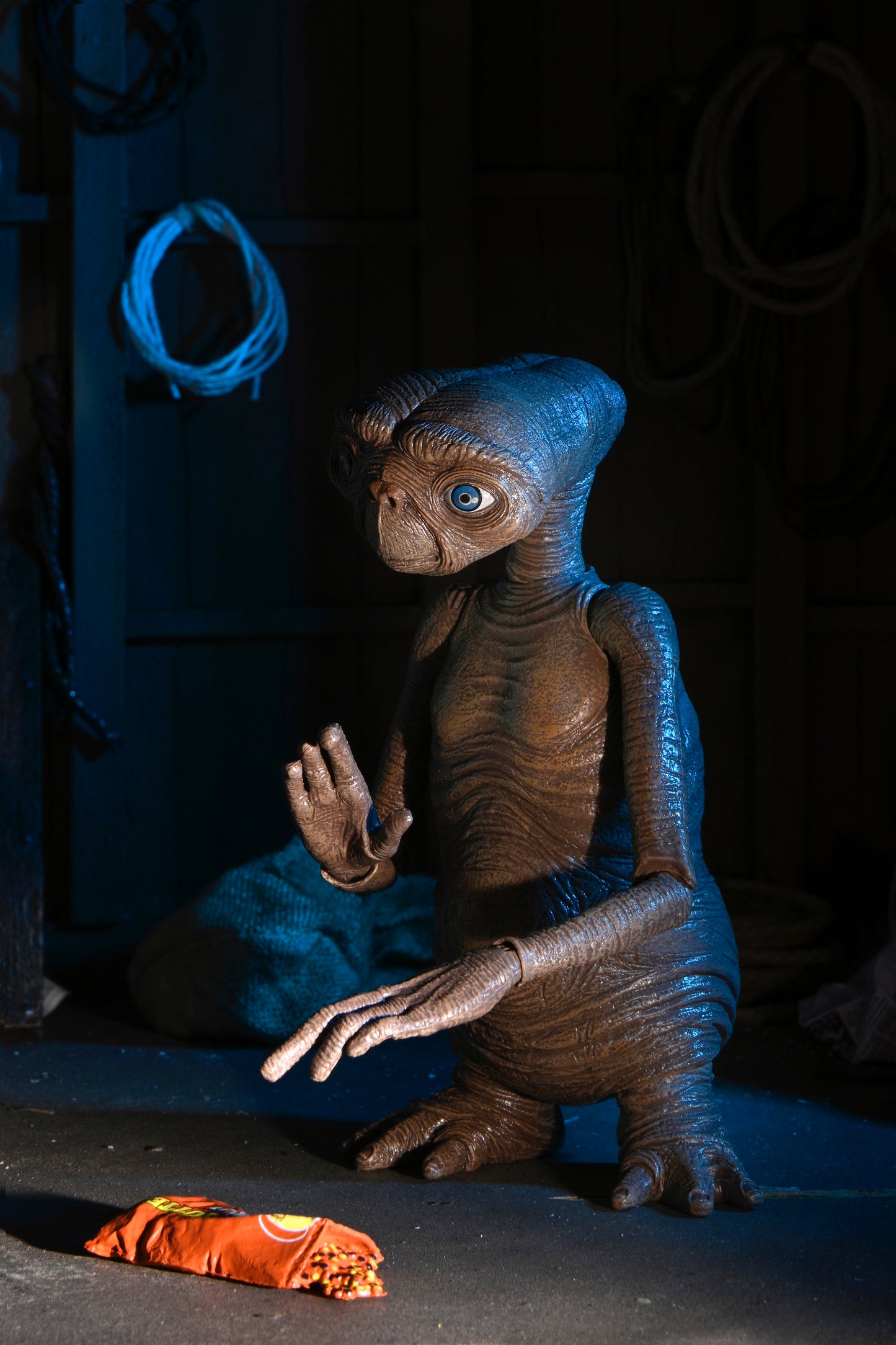 E.T. 40TH ANNIVERSARY CLASSIC E.T. ULTIMATE 7 INCH SCALE ACTION FIGURE