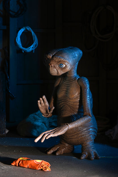 E.T. 40TH ANNIVERSARY CLASSIC E.T. ULTIMATE 7 INCH SCALE ACTION FIGURE