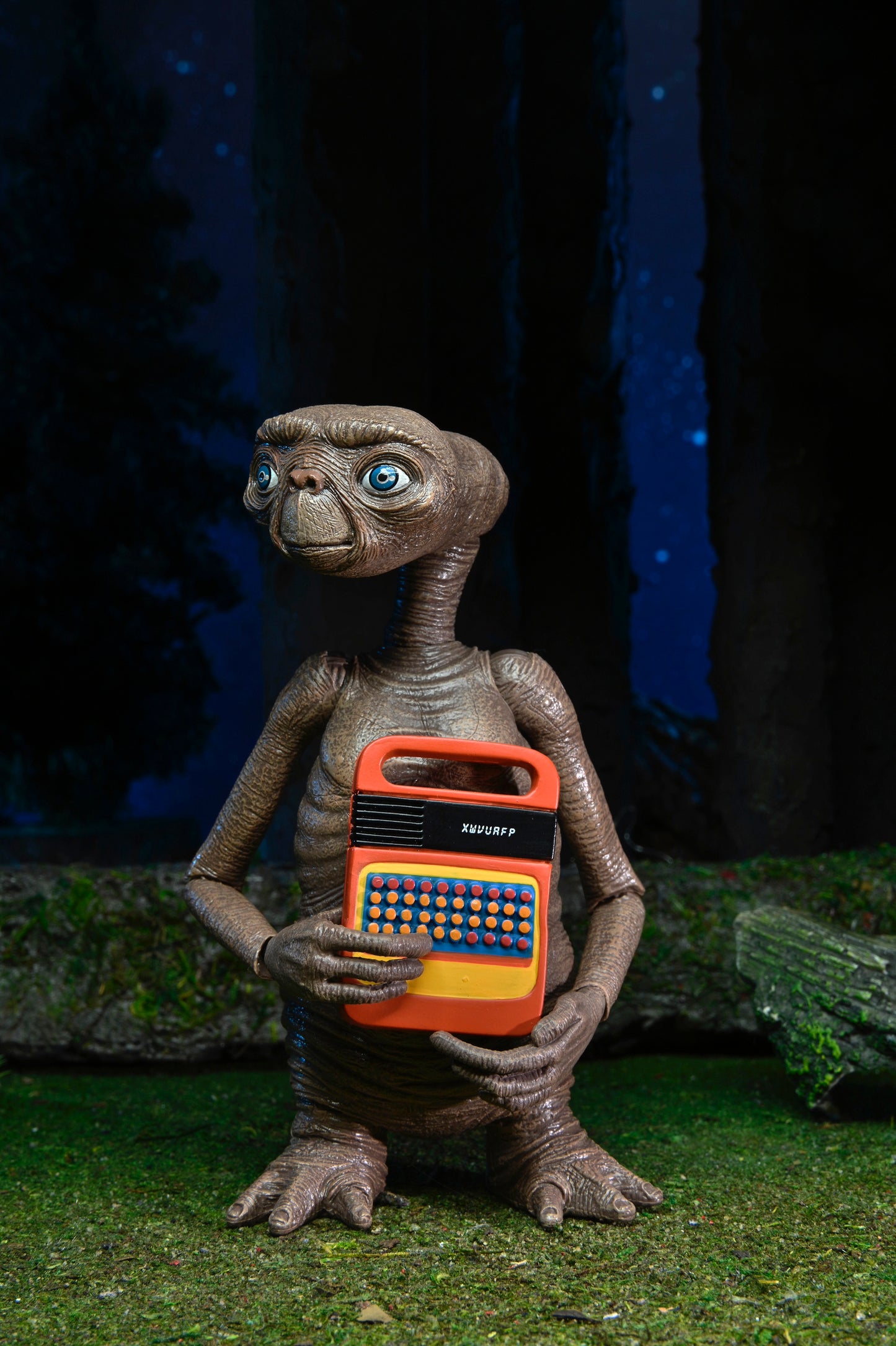 E.T. 40TH ANNIVERSARY CLASSIC E.T. ULTIMATE 7 INCH SCALE ACTION FIGURE