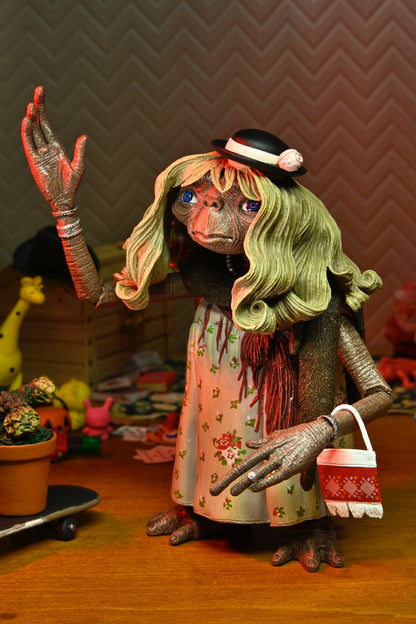 E.T. 40TH ANNIVERSARY DRESS-UP E.T. ULTIMATE 7 INCH SCALE ACTION FIGURE