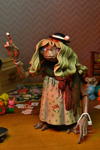 E.T. 40TH ANNIVERSARY DRESS-UP E.T. ULTIMATE 7 INCH SCALE ACTION FIGURE