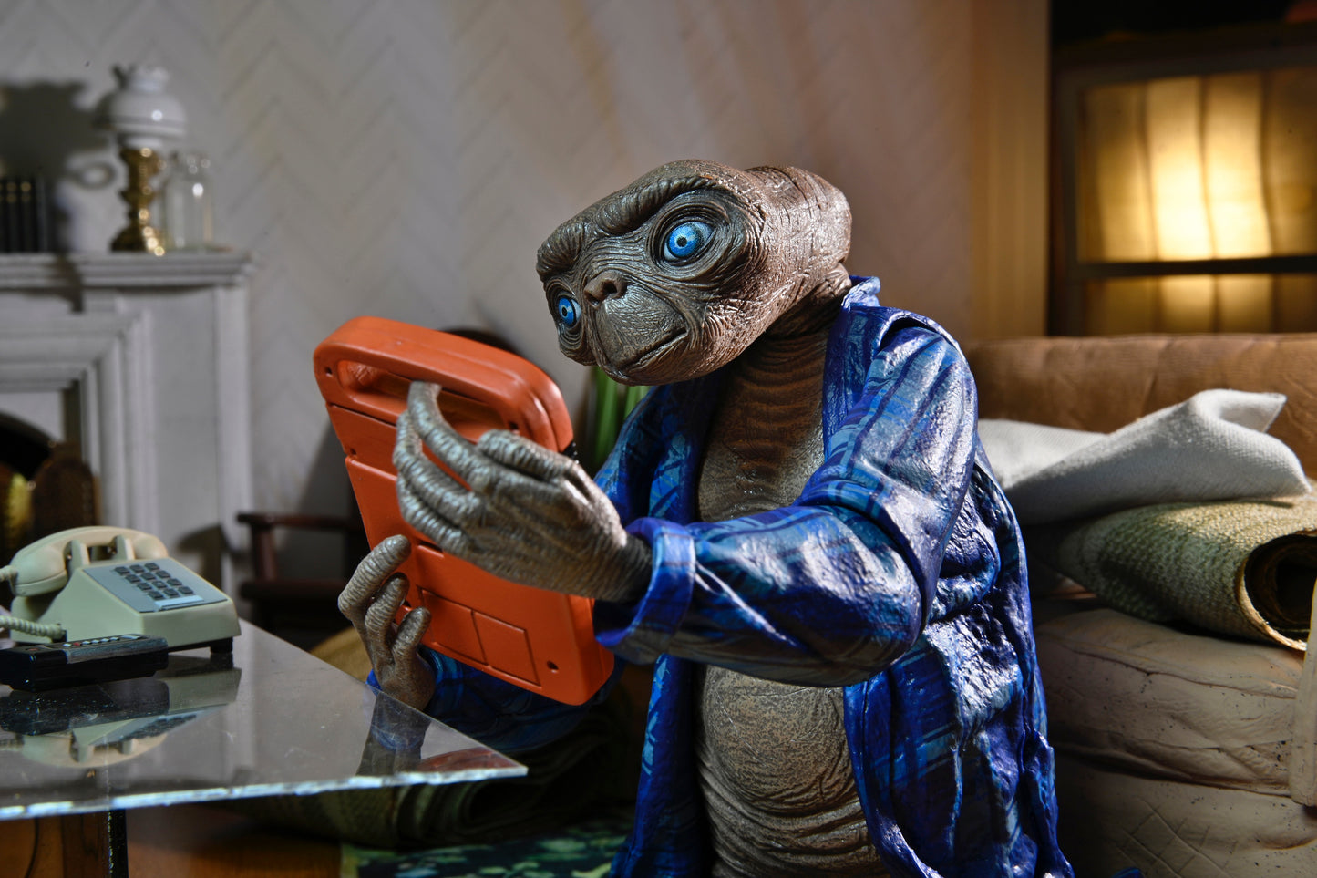 E.T. 40TH ANNIVERSARY TELEPATHIC E.T. ULTIMATE 7 INCH SCALE ACTION FIGURE