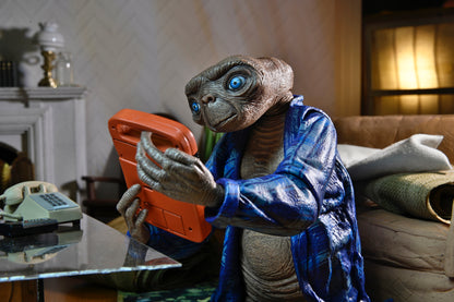 E.T. 40TH ANNIVERSARY TELEPATHIC E.T. ULTIMATE 7 INCH SCALE ACTION FIGURE
