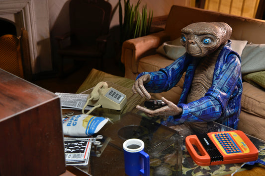 E.T. 40TH ANNIVERSARY TELEPATHIC E.T. ULTIMATE 7 INCH SCALE ACTION FIGURE