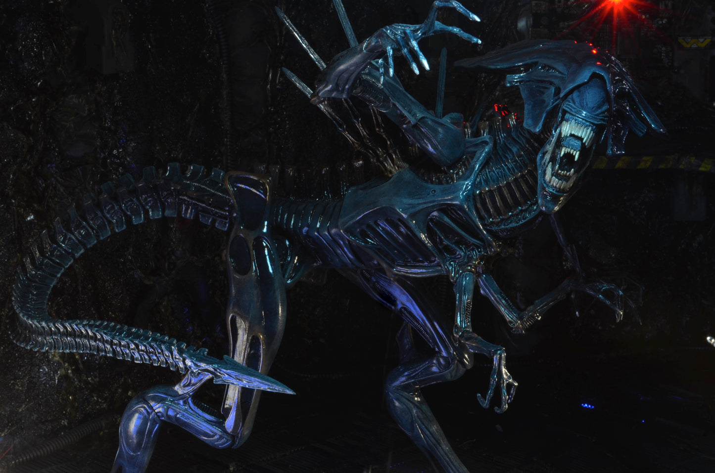 NECA 15" Figure Aliens Xenomorph Queen