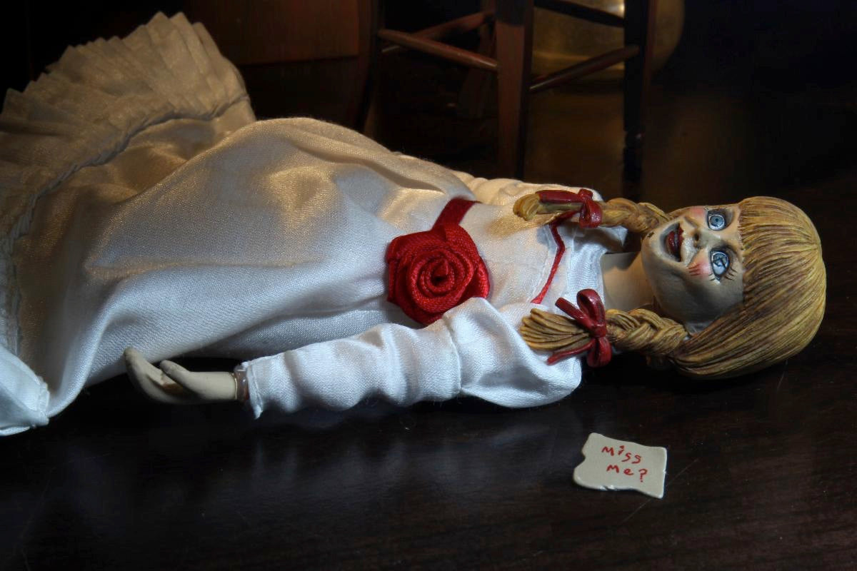 ANNABELLE THE CONJURING UNIVERSE 8 INCH CLOTHED ACTION FIGURE
