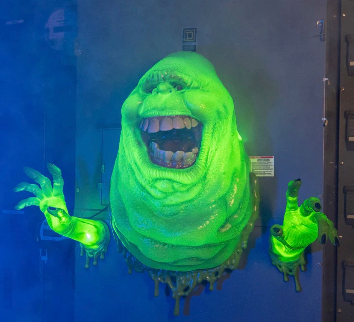 GHOSTBUSTERS SLIMER GLOWING WALLBREAKER