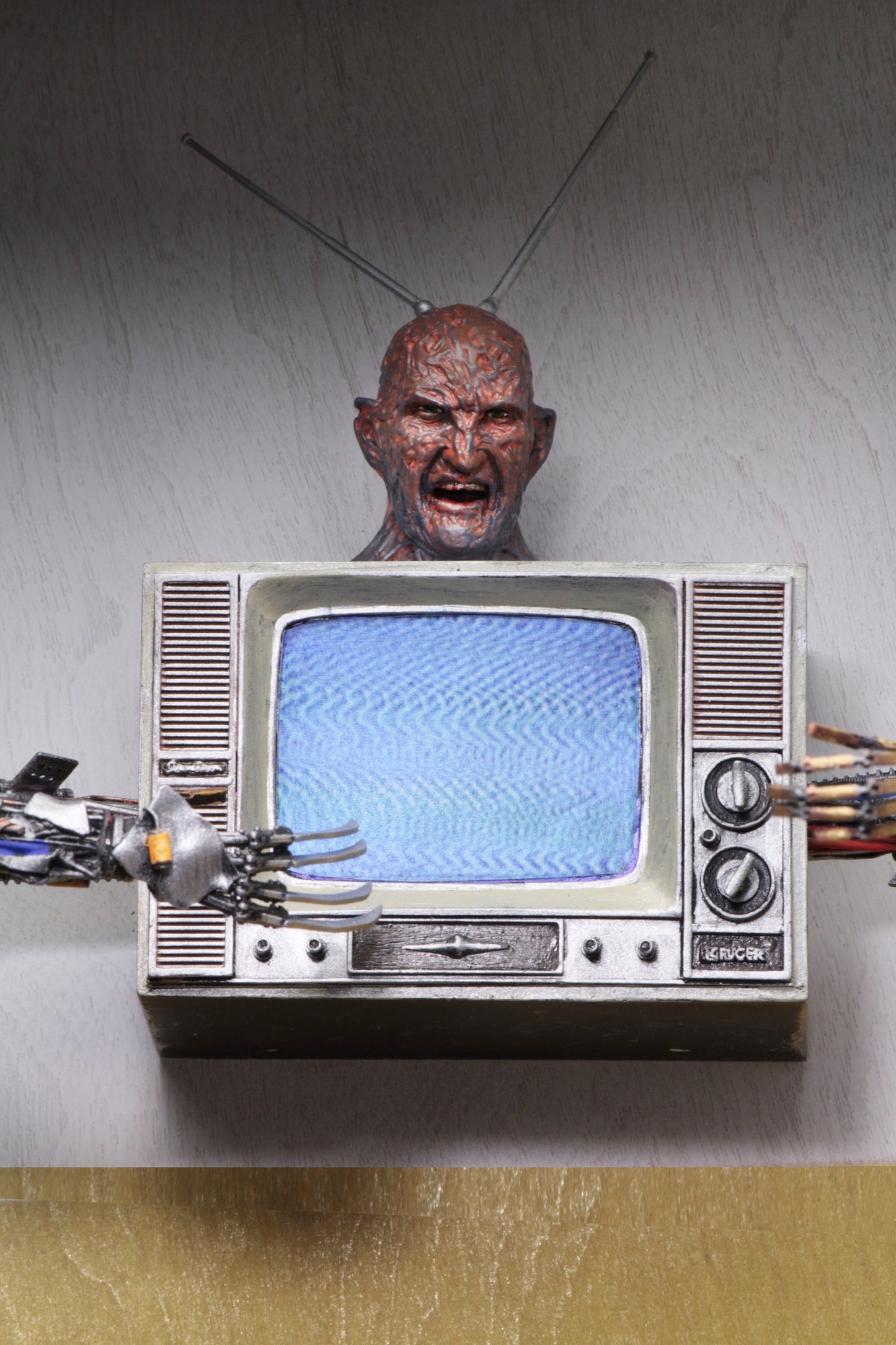 NIGHTMARE ON ELM STREET DELUXE ACCESSORY SET 7 INCH SCALE DIORAMA - FREDDY KRUEGER