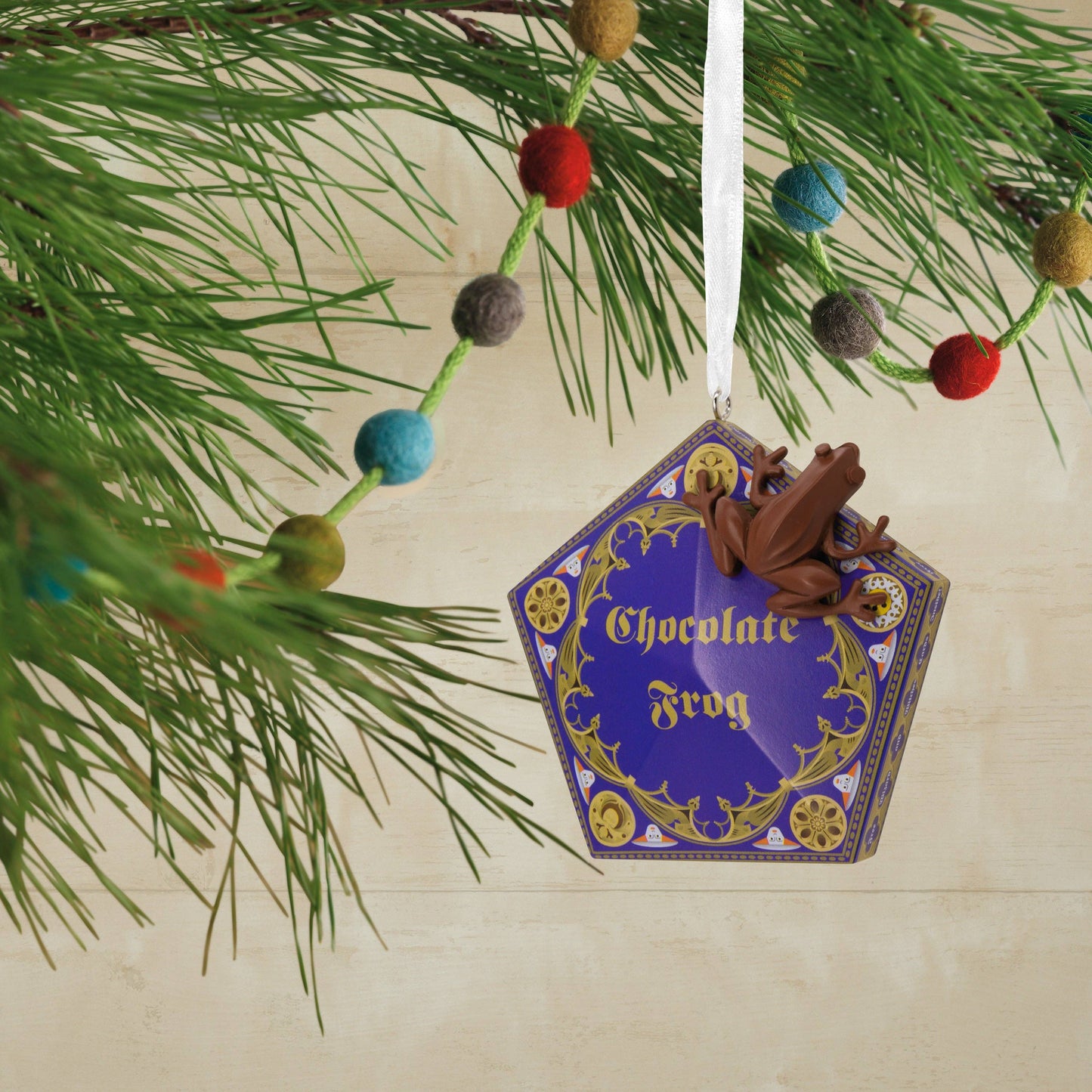 Collectable Harry Potter™ - Chocolate Frog & Box Ornament